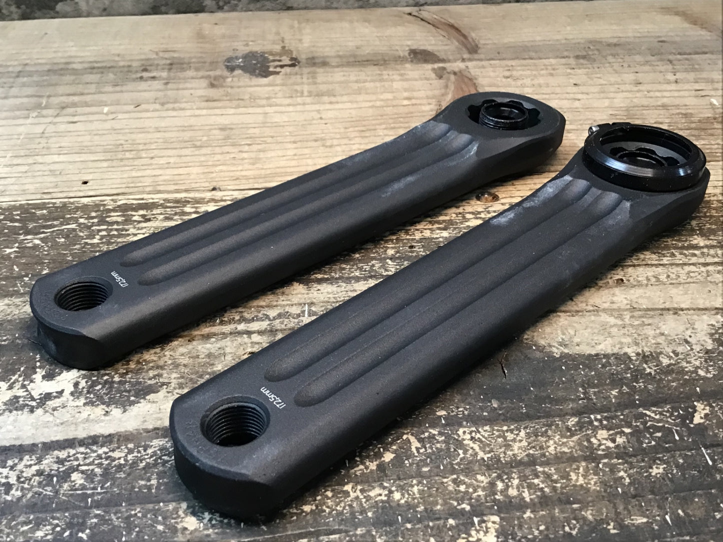 JA863 ローター ROTOR VEGAST CRANKS クランク アーム 172.5mm