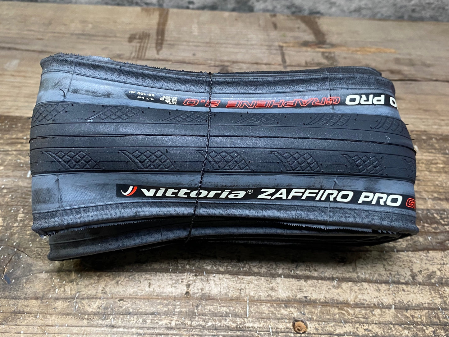 IV708 ヴィットリア vittoria ZAFFIRO PRO GRAPHENE 2.0 タイヤ 700x32c
