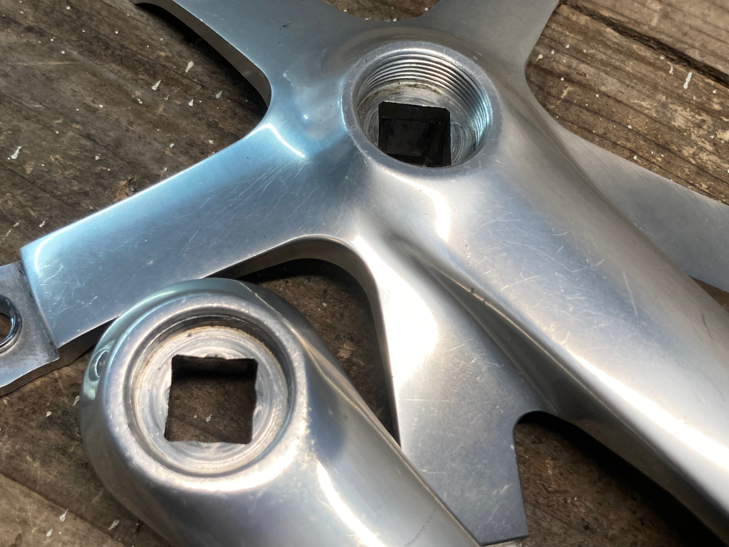 IP828 シマノ SHIMANO デュラエース DURA-ACE FC-7600 クランクアームセット 165mmPCD144 NJS ピスト トラック用