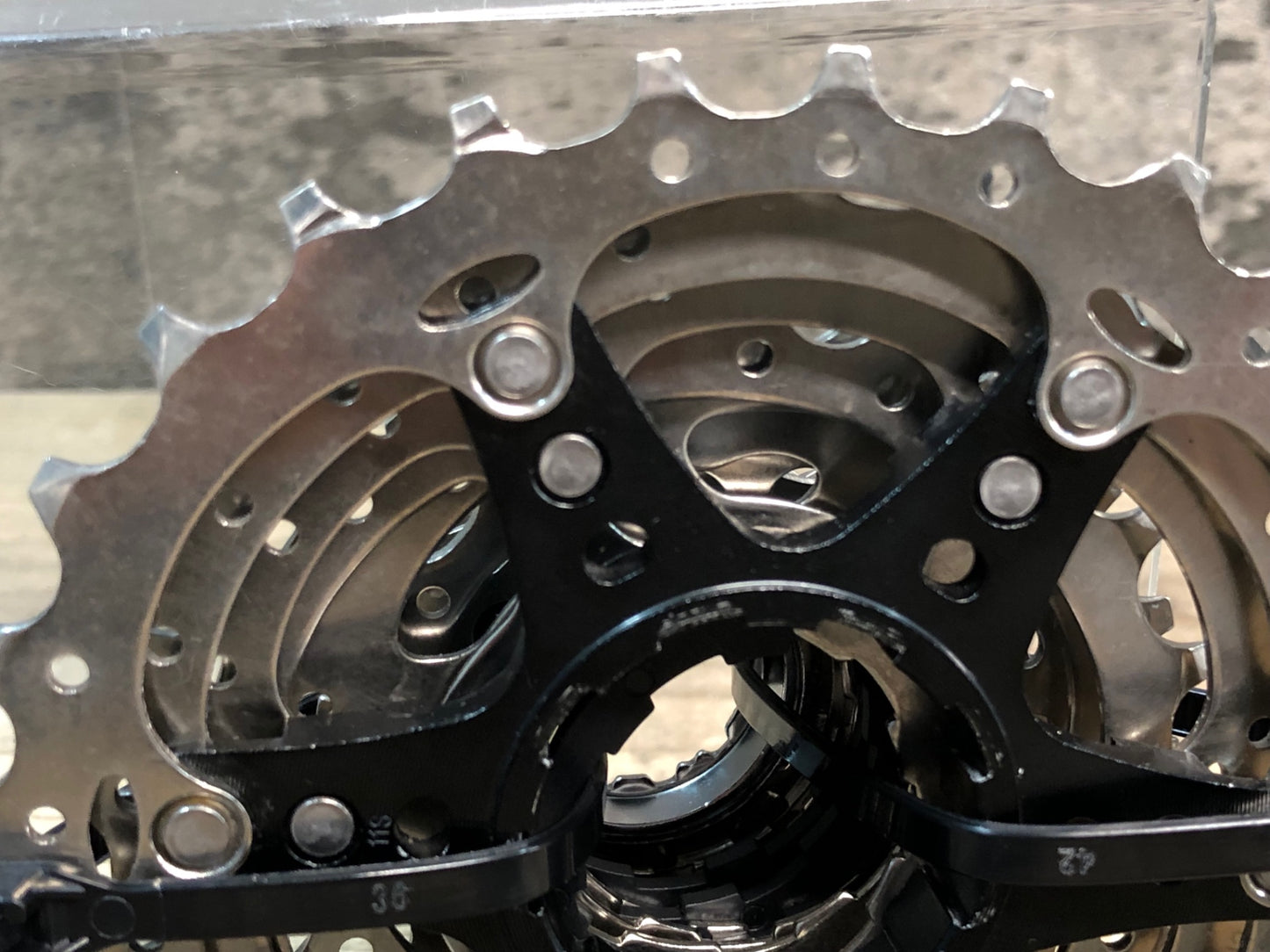 IL069 シマノ SHIMANO 105 CS-5800 スプロケット 11-28T 11s