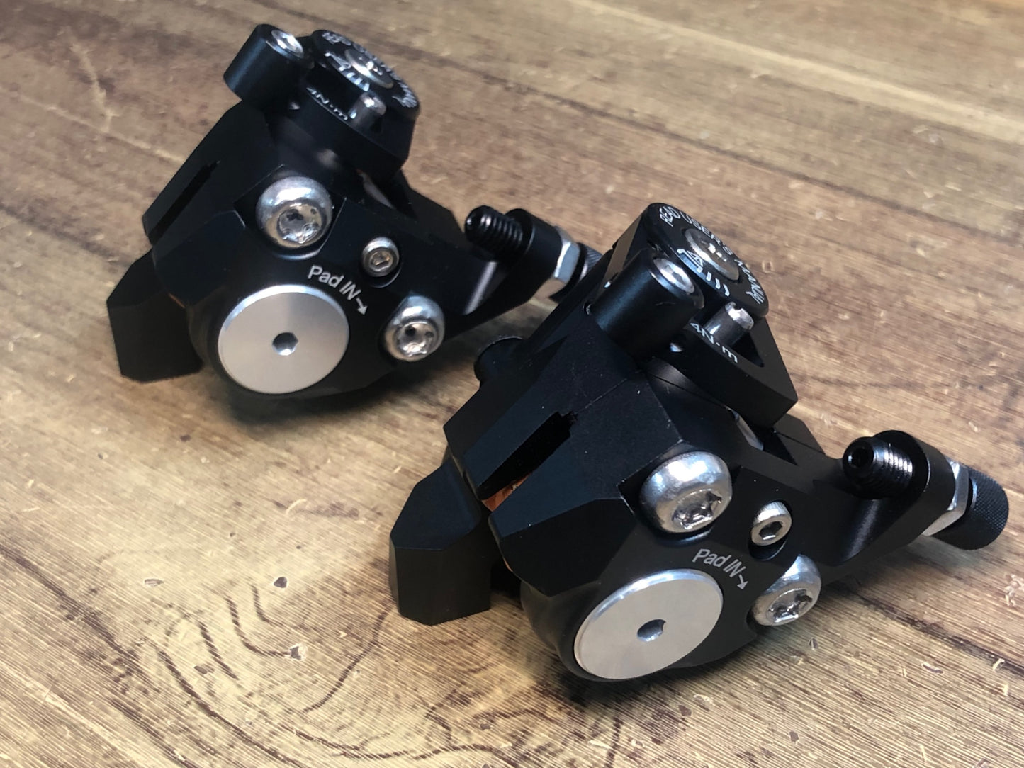 IX518 グロータック GROWTAC EQUAL 機械式 ディスクブレーキキャリパー セット 黒 未使用品