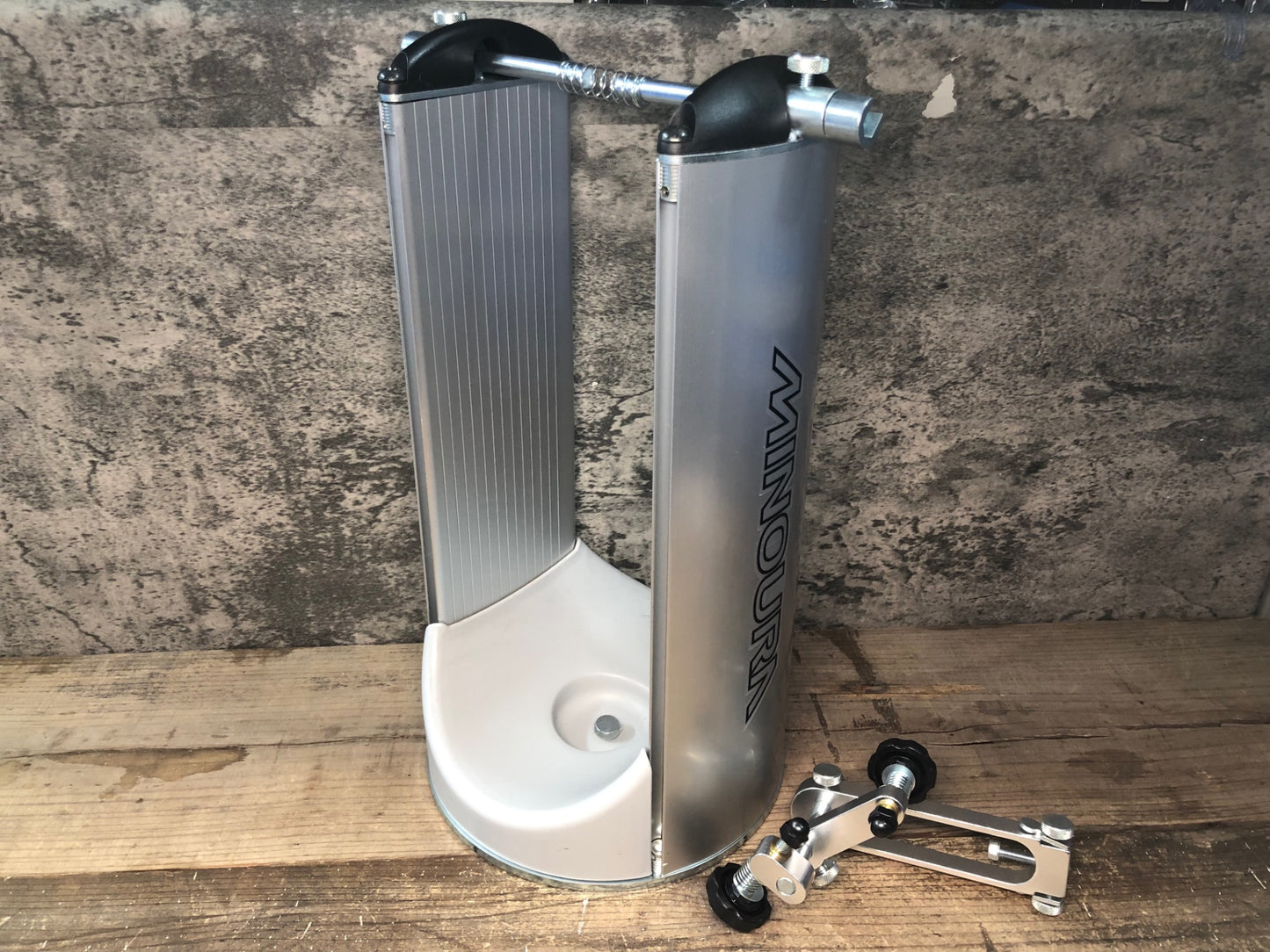 IS219 ミノウラ MINOURA FT-50 振れ取り台