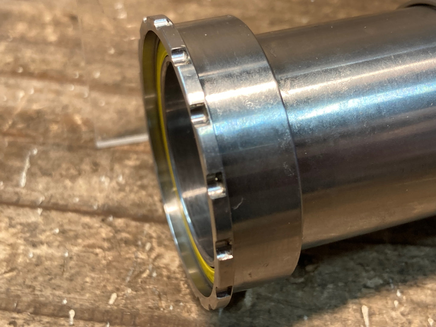 IR679 ウィッシュボーン WISHBONE BB86-DUB ボトムブラケット BB シルバー Φ41 ※ボトムブラケットカバー欠品