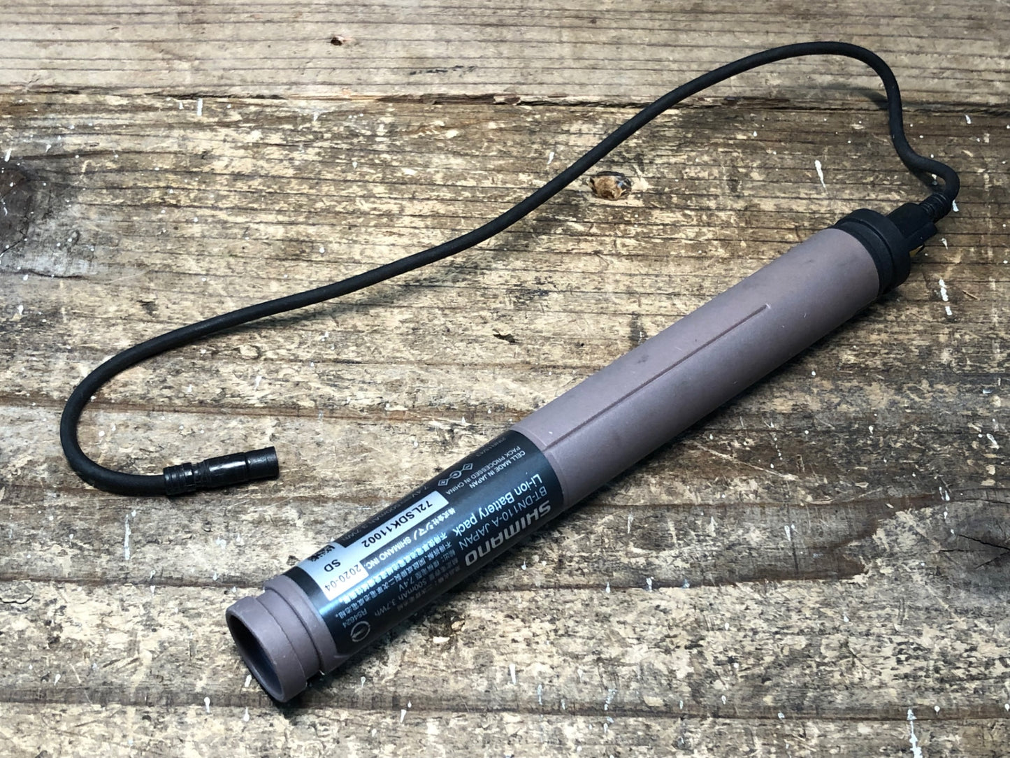 IT636 シマノ SHIMANO BT-DN110-A ビルトインバッテリー Di2 電動 ケーブル付属