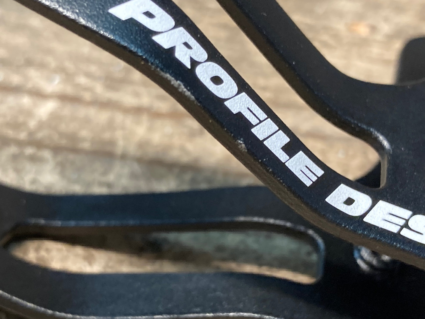 IV269 プロファイルデザイン PROFILE DESIGN RM-L BOTTEL CAGE 台座のみ