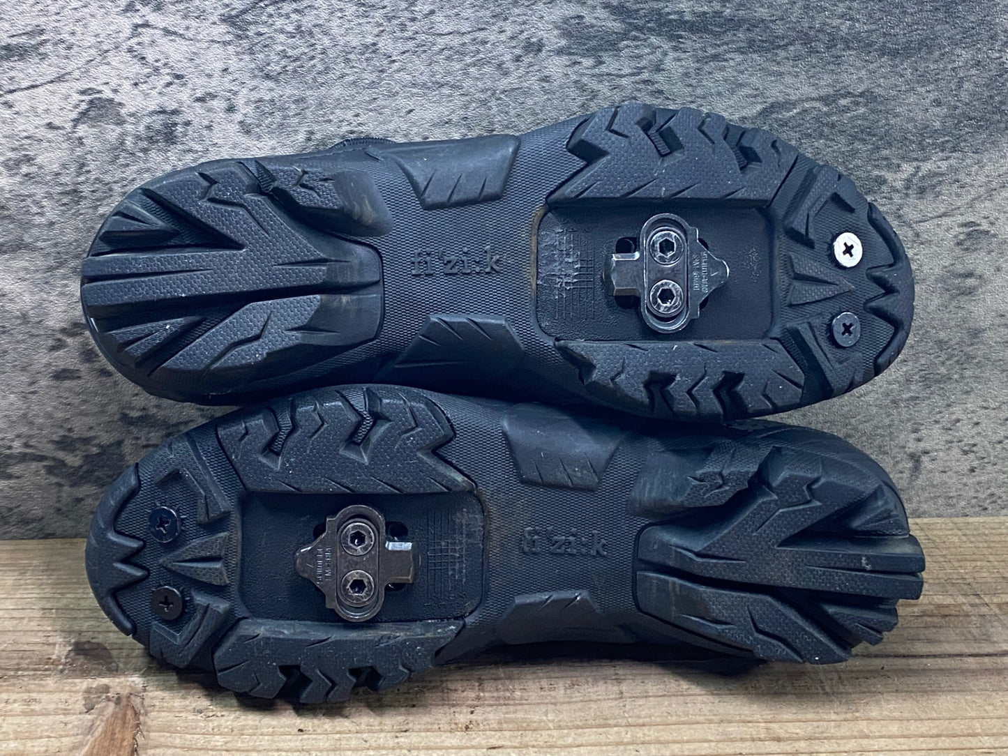 JC682 フィジーク FIZIK M6 MTB ビンディングシューズ 黒 EU37.5 SPD ※ペン字あり