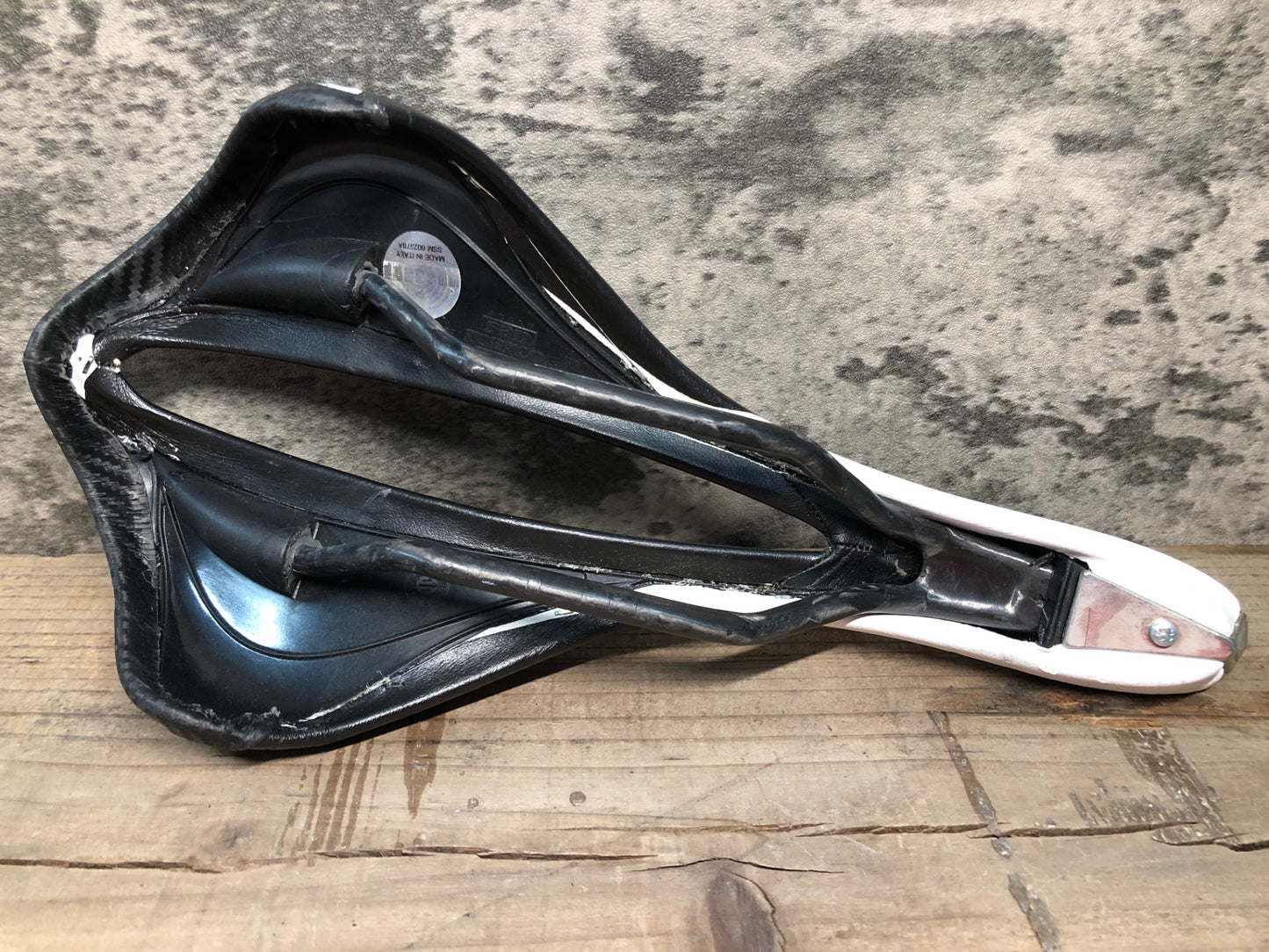 IO353 サンマルコ san marco マントラ MANTRA サドル 白黒 カーボンレール 実測138mm