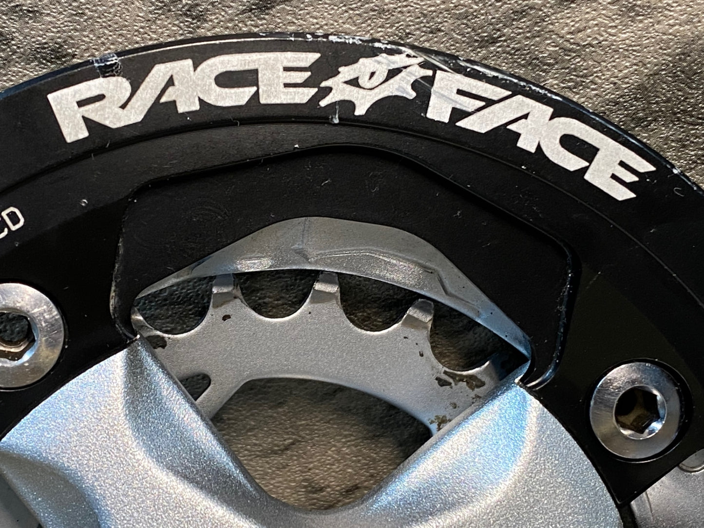 IA418 レースフェイス RACEFACE PRODIGY DH クランクセット 170mm 32/22T ISIS