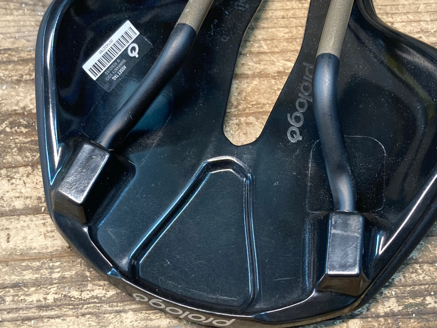 IY527 プロロゴ prologo NAGO R4 PAS サドル 黒 147mm TiroXレール