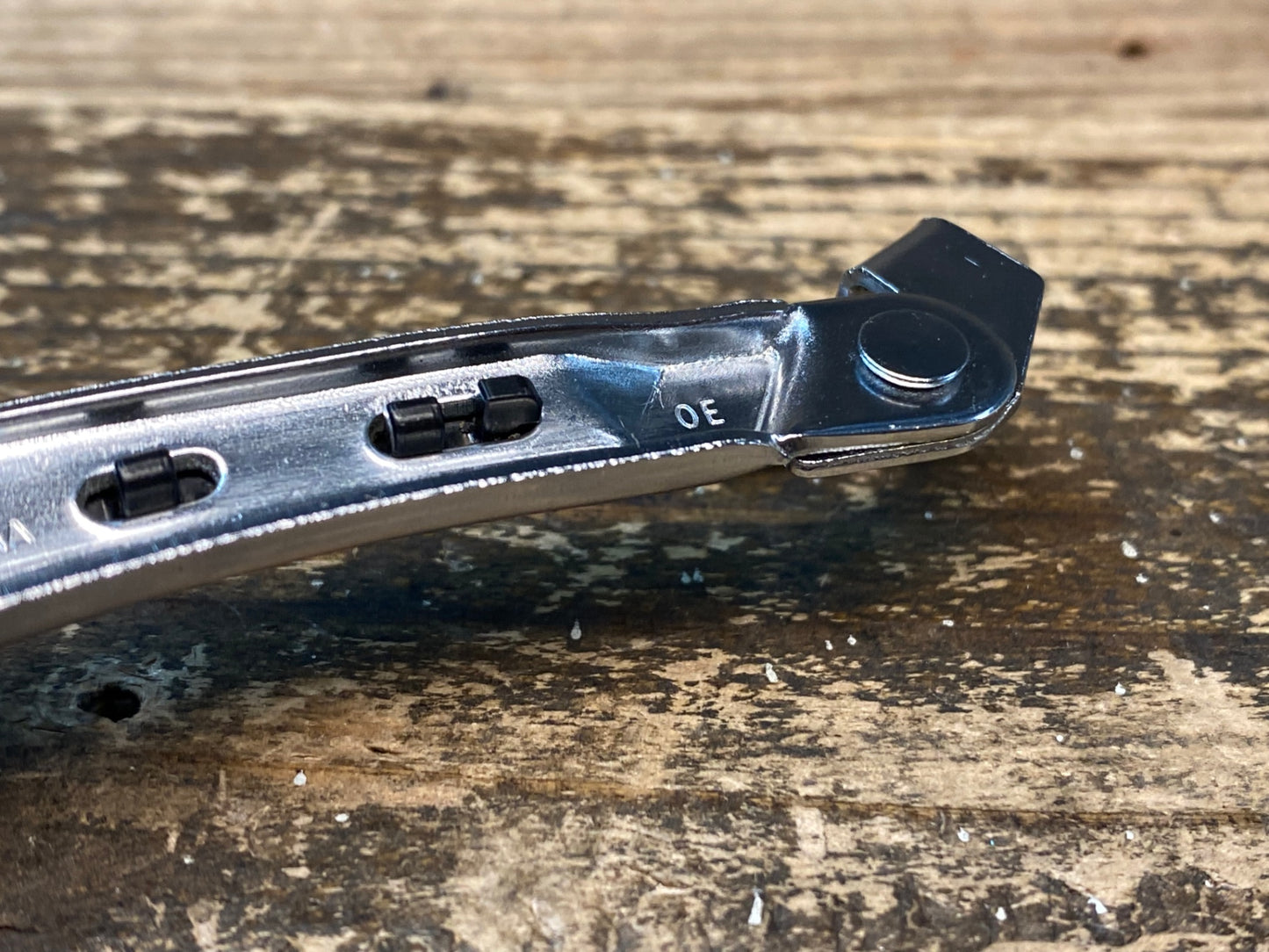 IZ547 シマノ SHIMANO 105 FD-5800 フロントディレイラー 直付 ※ワイヤー固定ボルト欠品