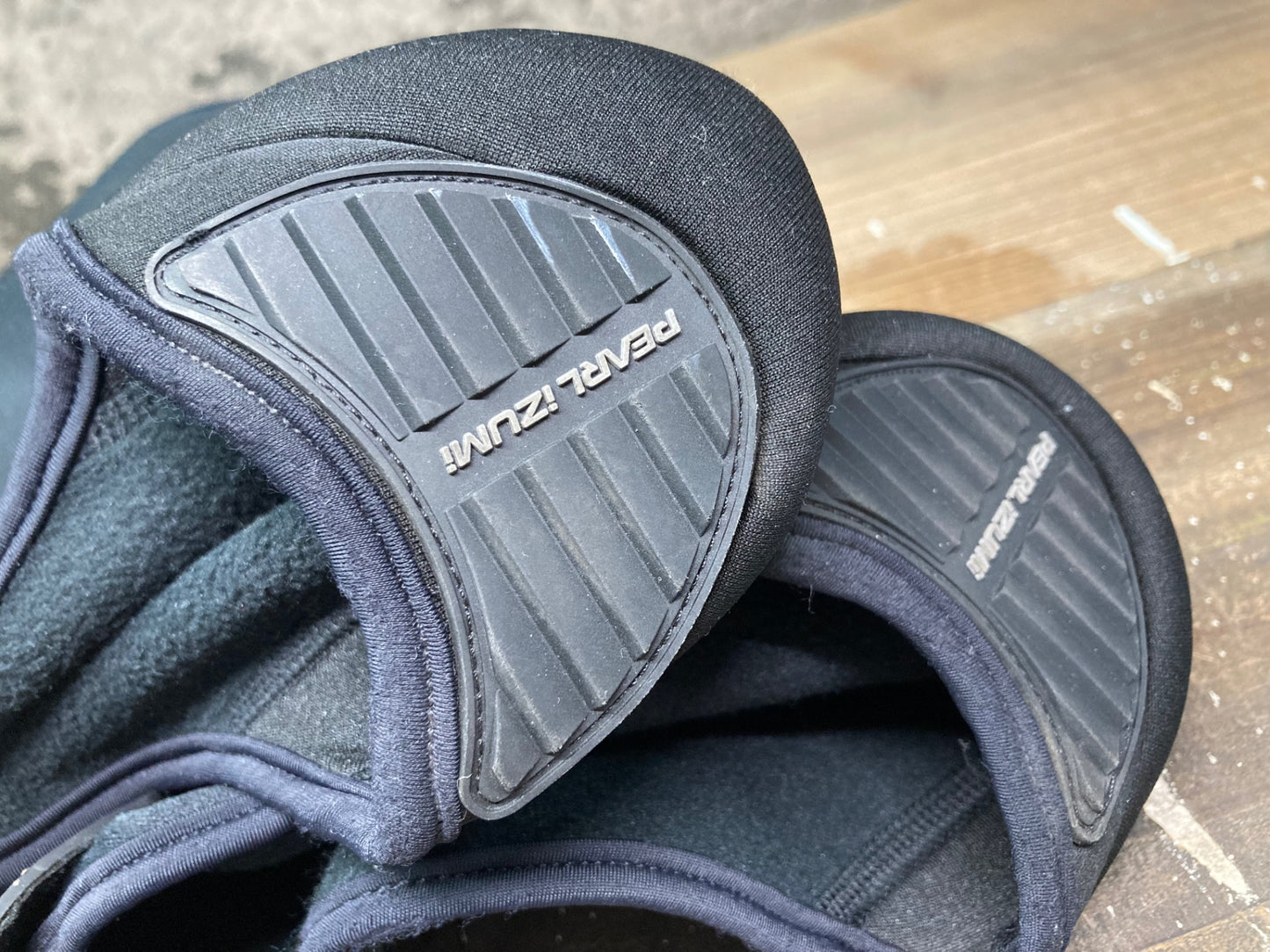 IO728 パールイズミ PEARL iZUMi シューズカバー 黒 L 裏起毛