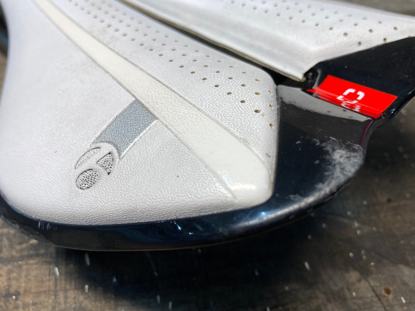 IN821 ボントレガー BONTRAGER PARADIGM XXX カーボンレール サドル 白 138mm