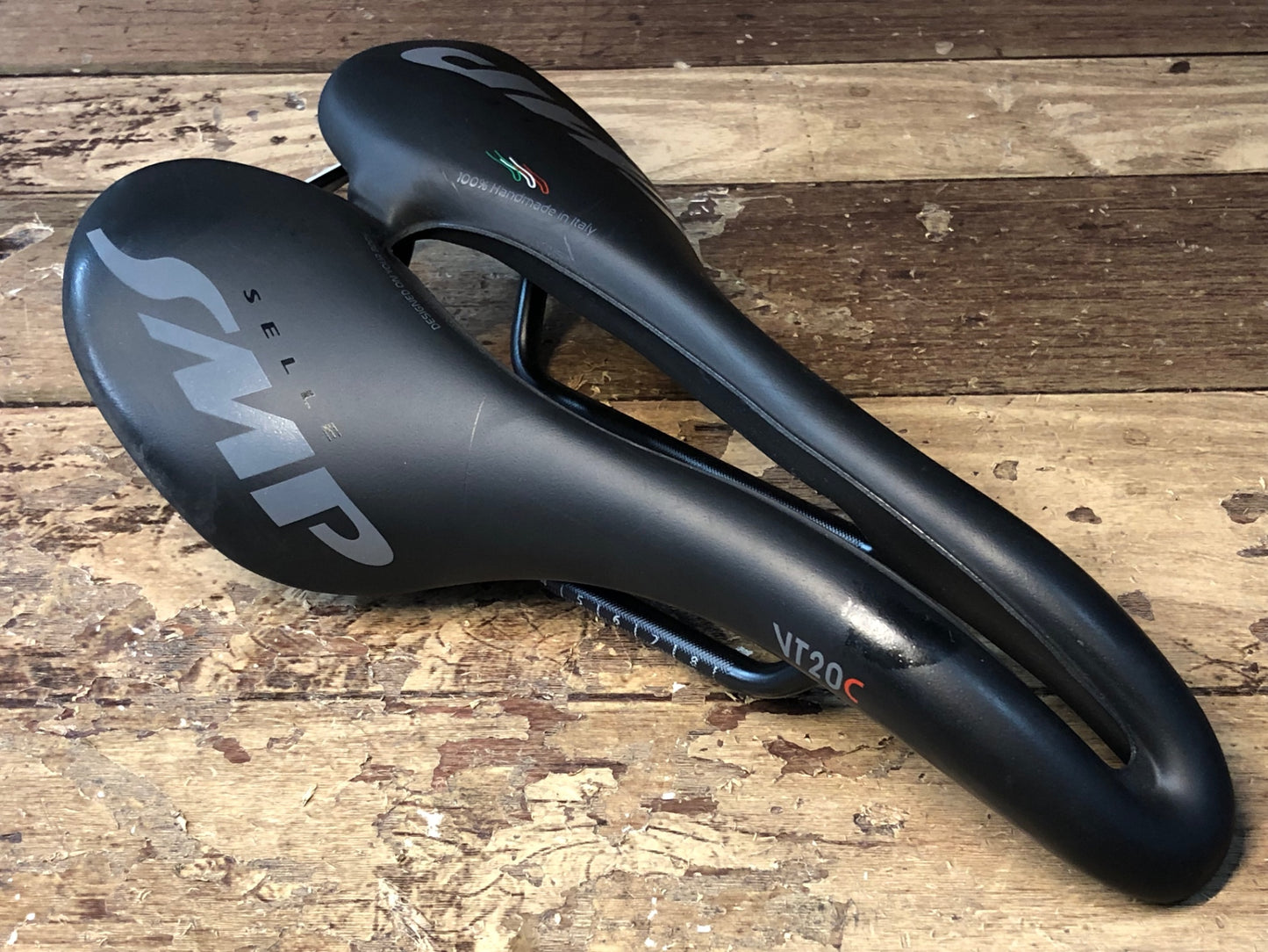 HY190 SELLE SMP VT20C サドル 黒 144mm aisi 304 tube