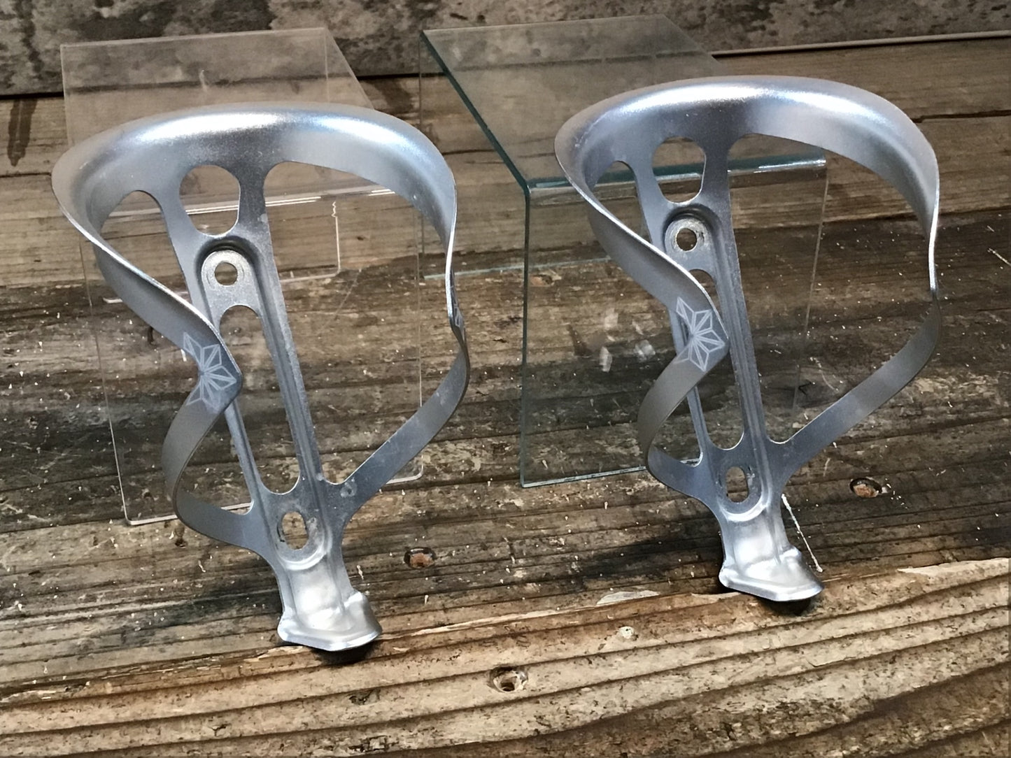 IN828 スパカズ SUPACAZ FLY CAGE ボトルケージ 2個セット シルバー