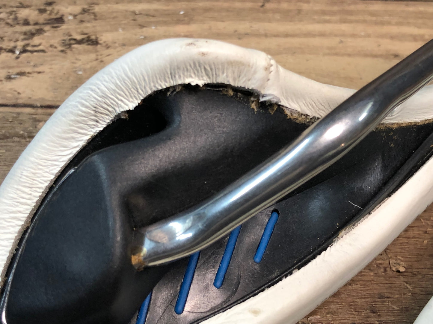 IM566 セライタリア selle italia MAX サドル 白 VANOXレール 汚れ