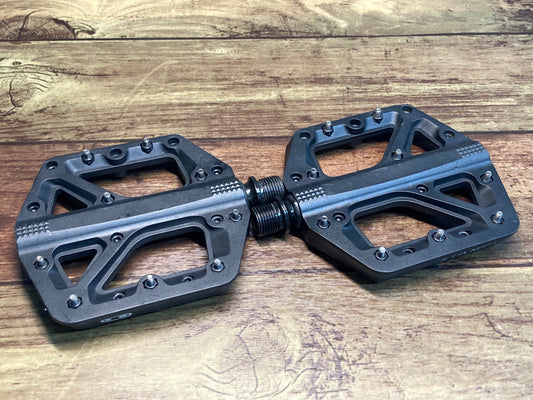 IX753 クランクブラザーズ CRANK BROTHERS STAMP1 フラットペダル 黒