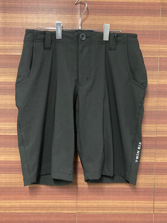 IN227 ツインシックス TWINSIX サイクルパンツ 黒 30 膝丈