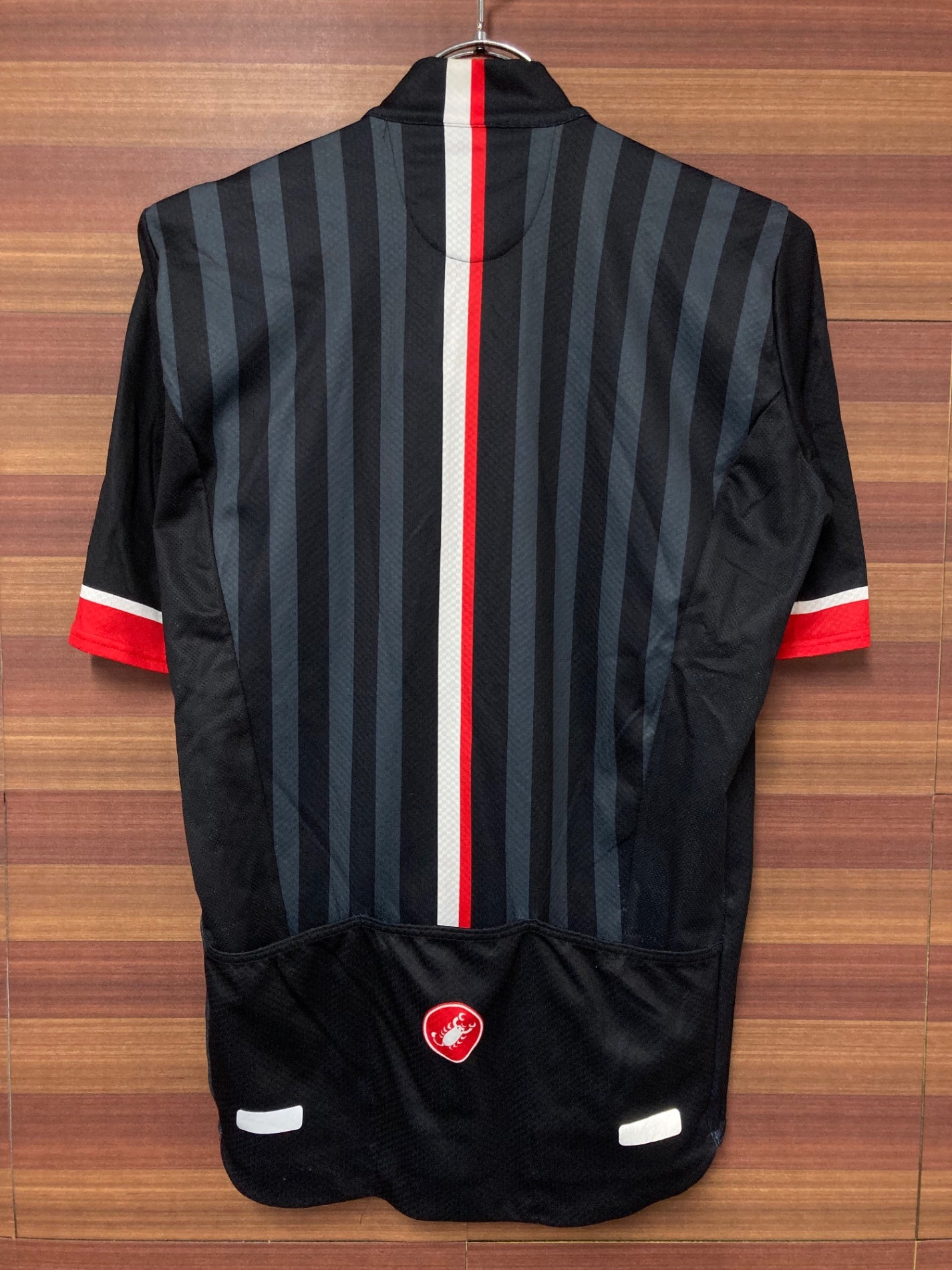 HV747 カステリ CASTELLI 半袖サイクルジャージ Mサイズ 黒 – BICI AMORE EQ STORE