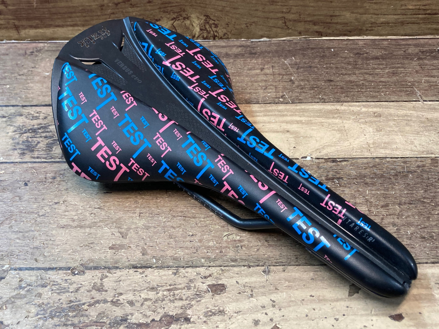 IL829 フィジーク fizik アンタレス ANTARES VERSUS EVO R3 サドル 黒 TEST LARGE