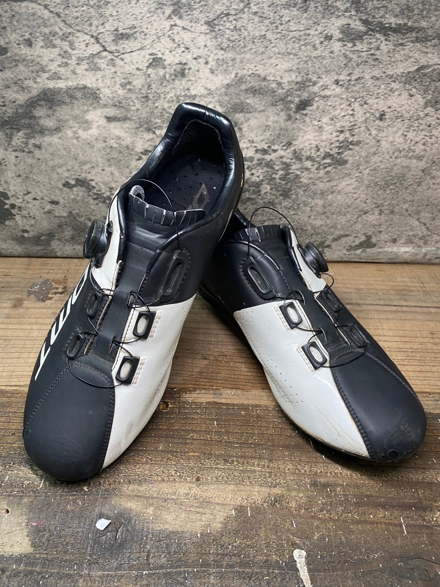 IQ451 DMT R3 ビンディングシューズ EU41 白黒 SPD-SL ※ソール傷大のためジャンク