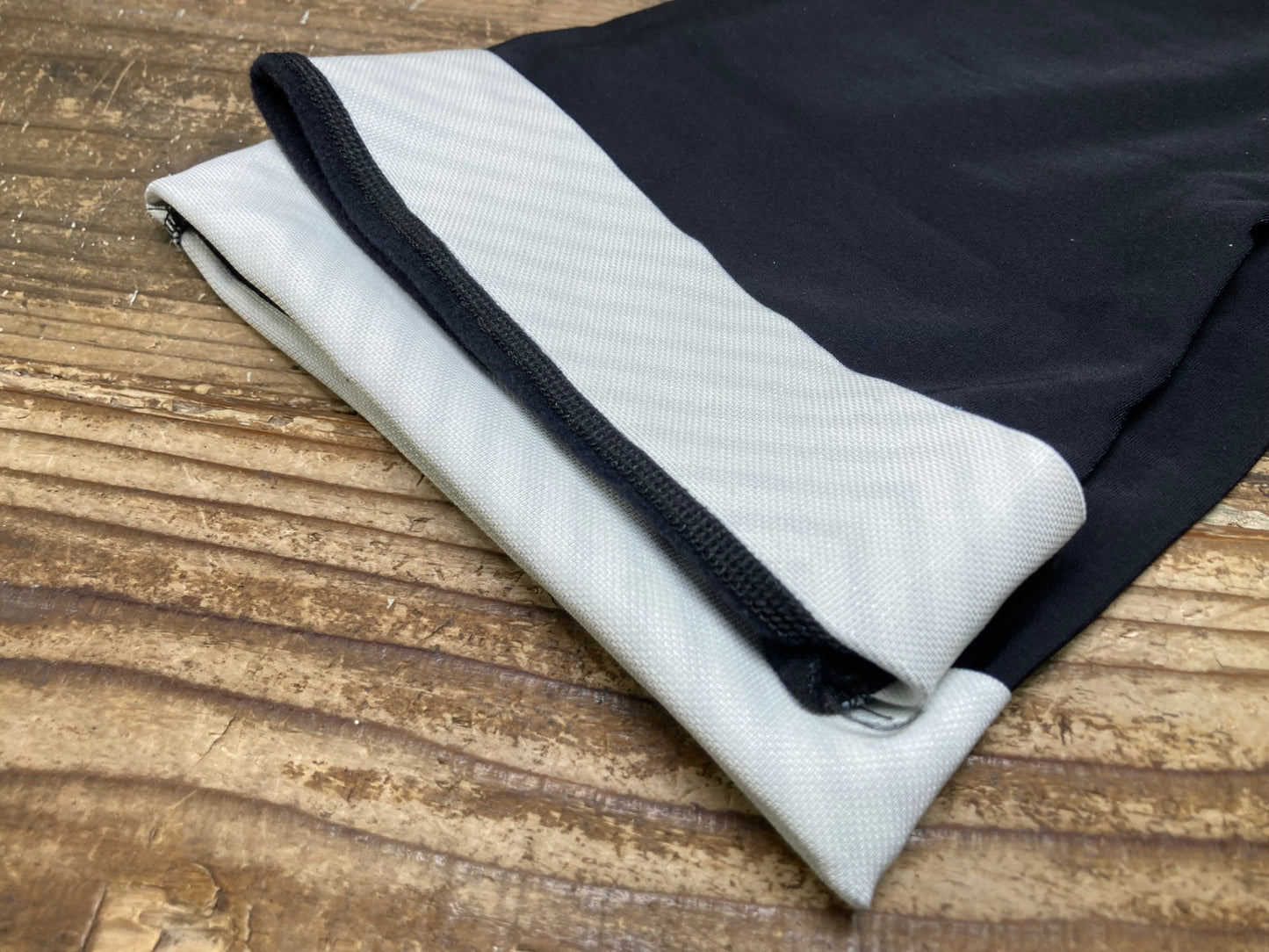 IU302 ピセイ PISSEI 裏起毛 レッグカバー 黒 M