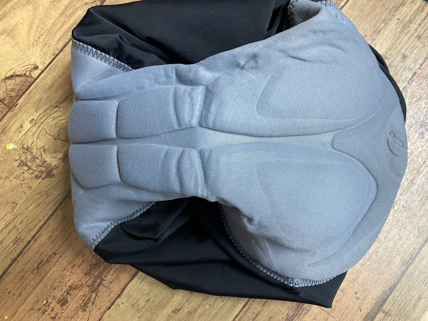 IO243 リオンドカペルミュール Lion de kapelmuur レーサーパンツ 黒 M