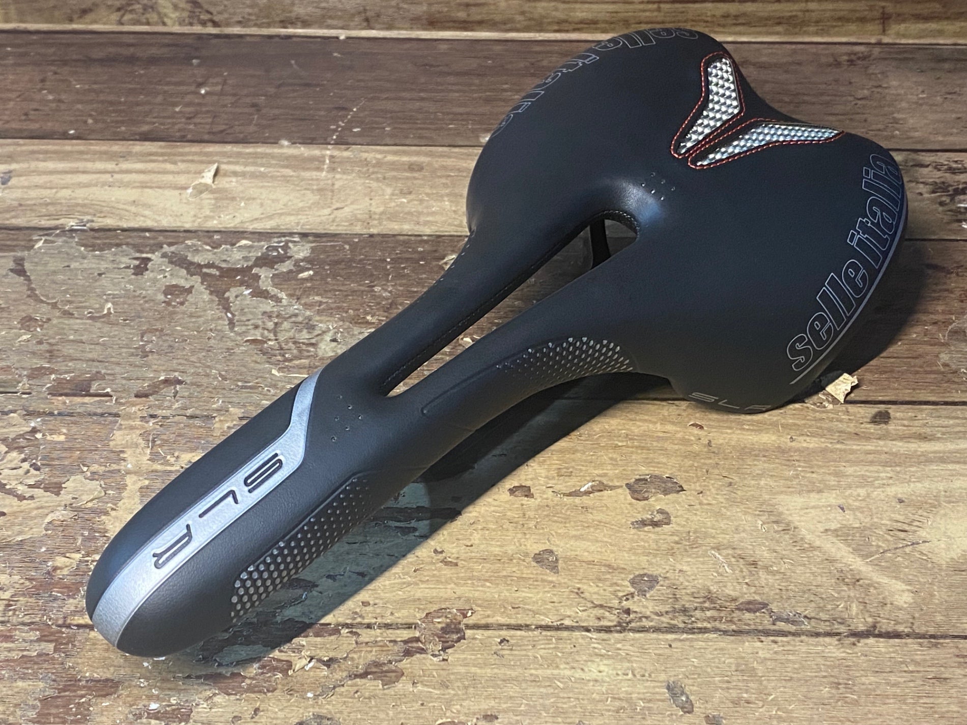 IB173 セライタリア selle italia SLR サドル 黒 carbon
