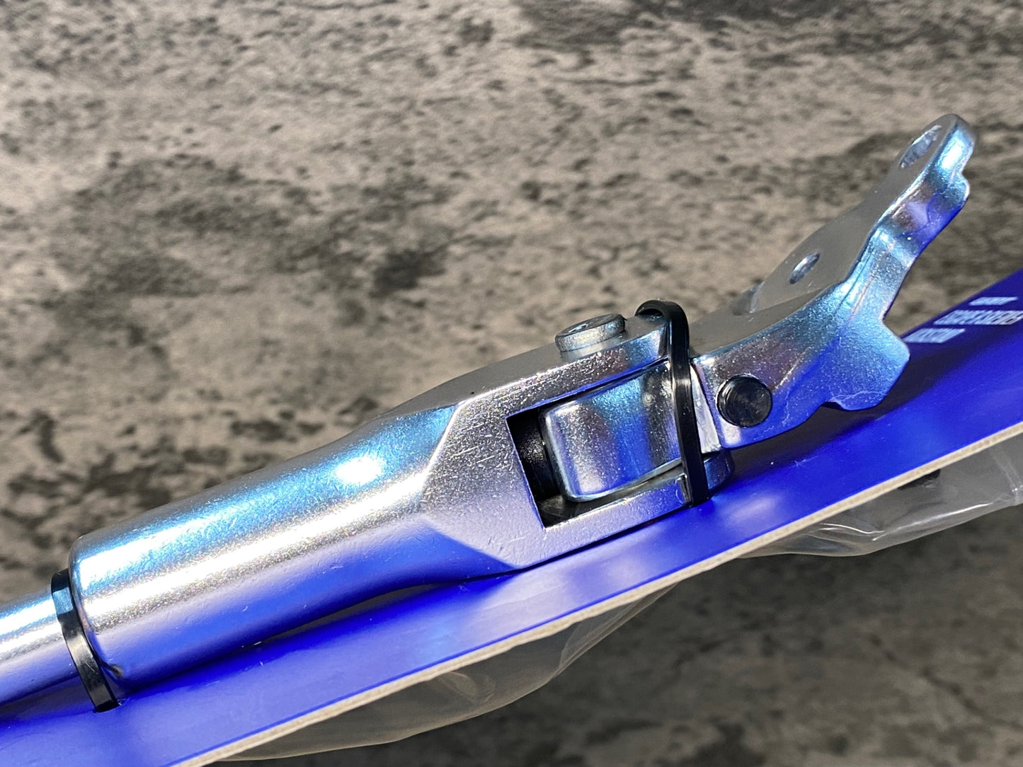 IV988 ジャイアント GIANT ESCAPE R SKEWER KICK STAND スタンド