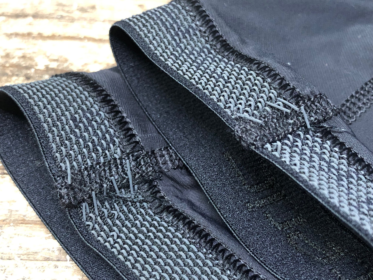 IX043 レリック reric アームカバー 黒 S ※一部ゴム切れ