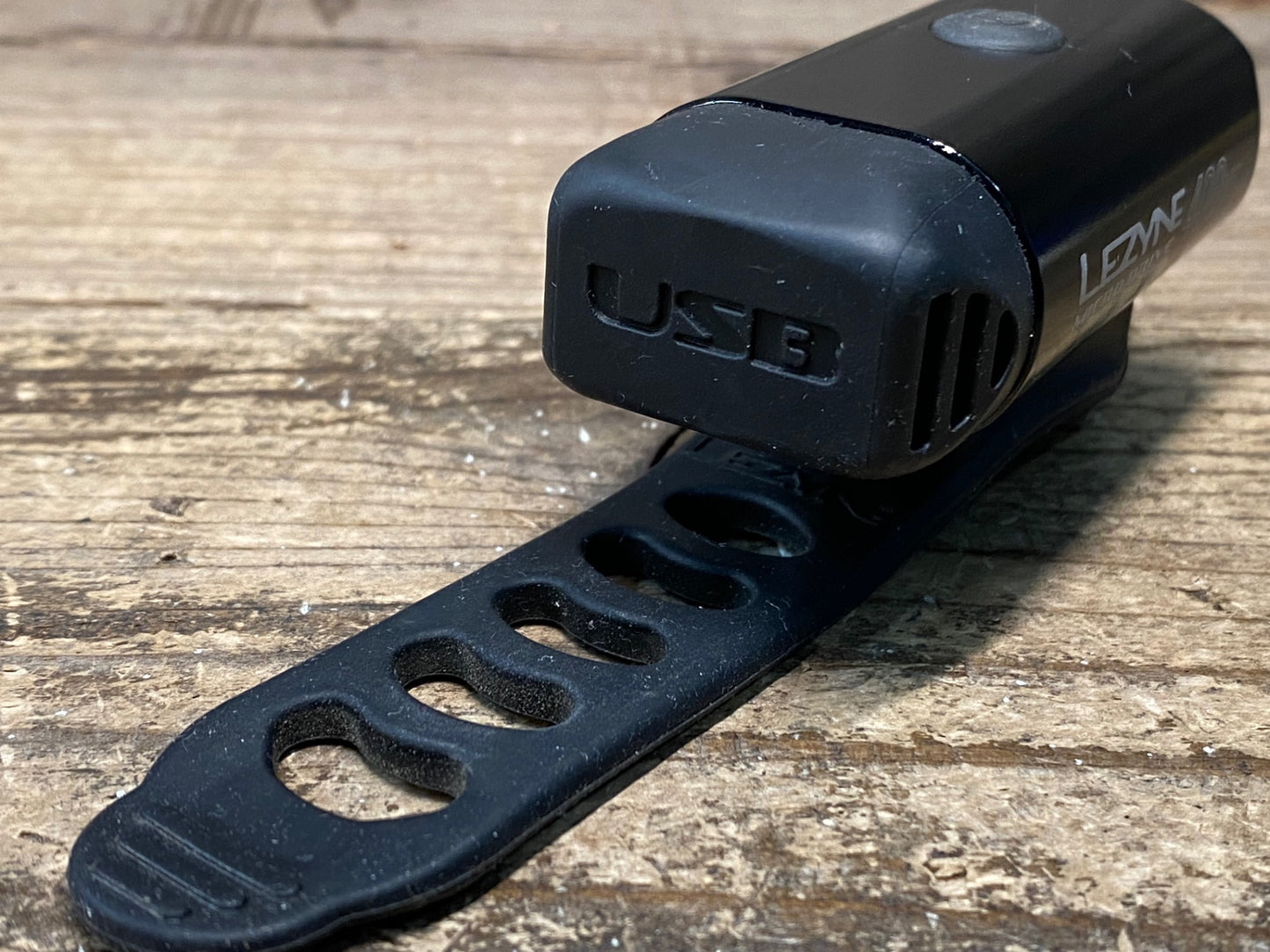 JB330 レザイン LEZYNE 400XL フロントライト 黒 点灯確認済み