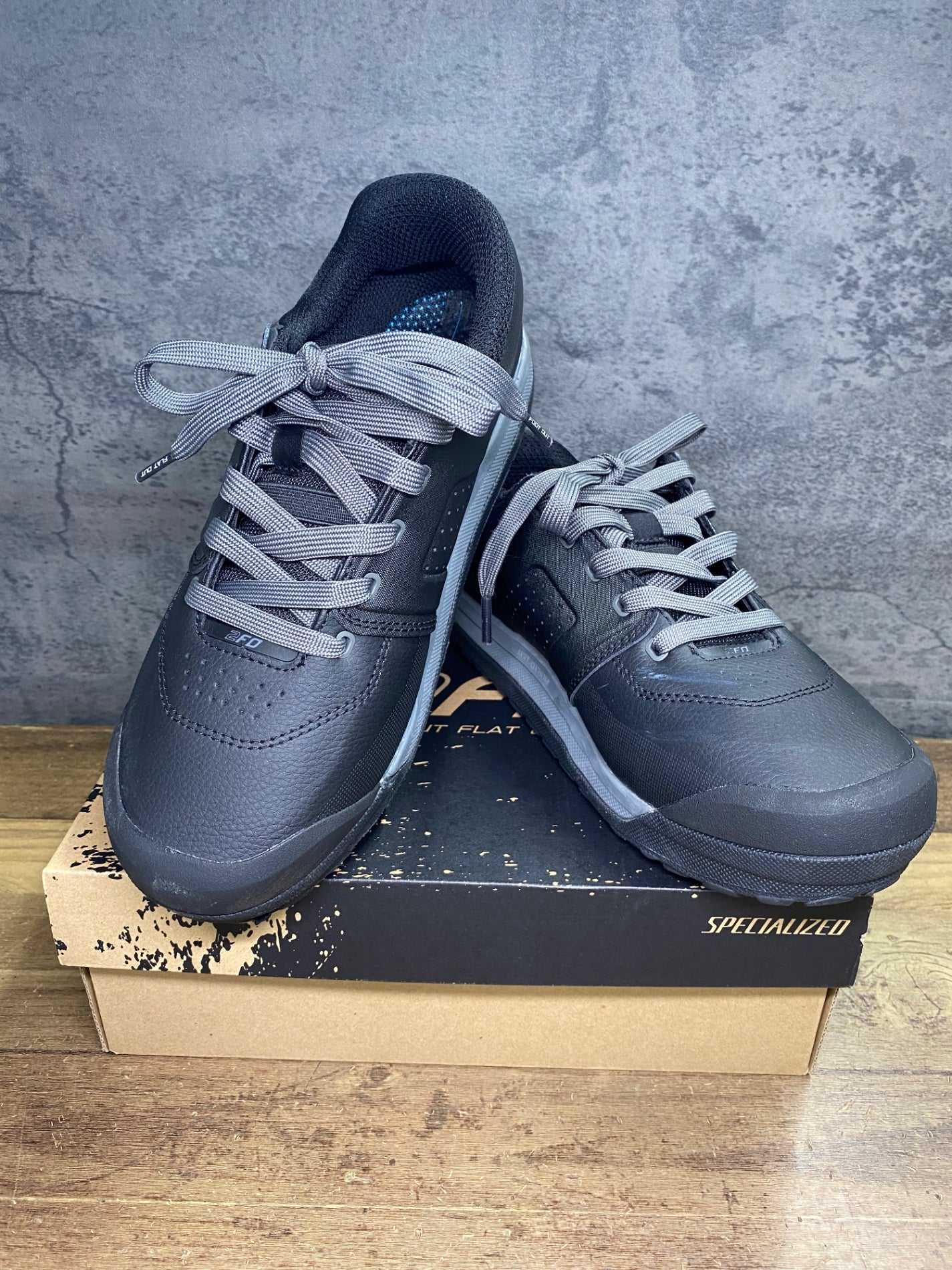 IY574 スペシャライズド SPECIALIZED 2FO FLAT MTB フラットシューズ 黒 40
