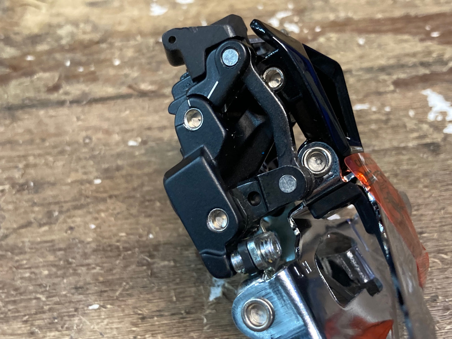 IK588 シマノ SHIMANO 105 FD-R7000 フロントディレイラー 2S 直付