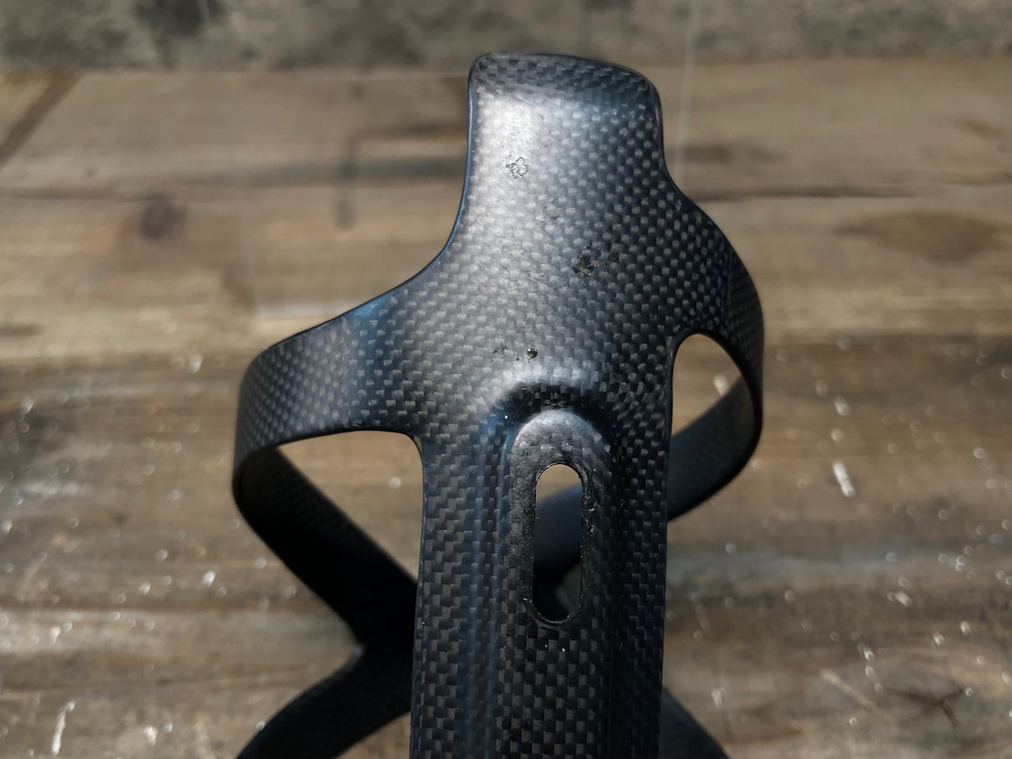 IN656 モスト MOST 1K カーボン ボトルケージ