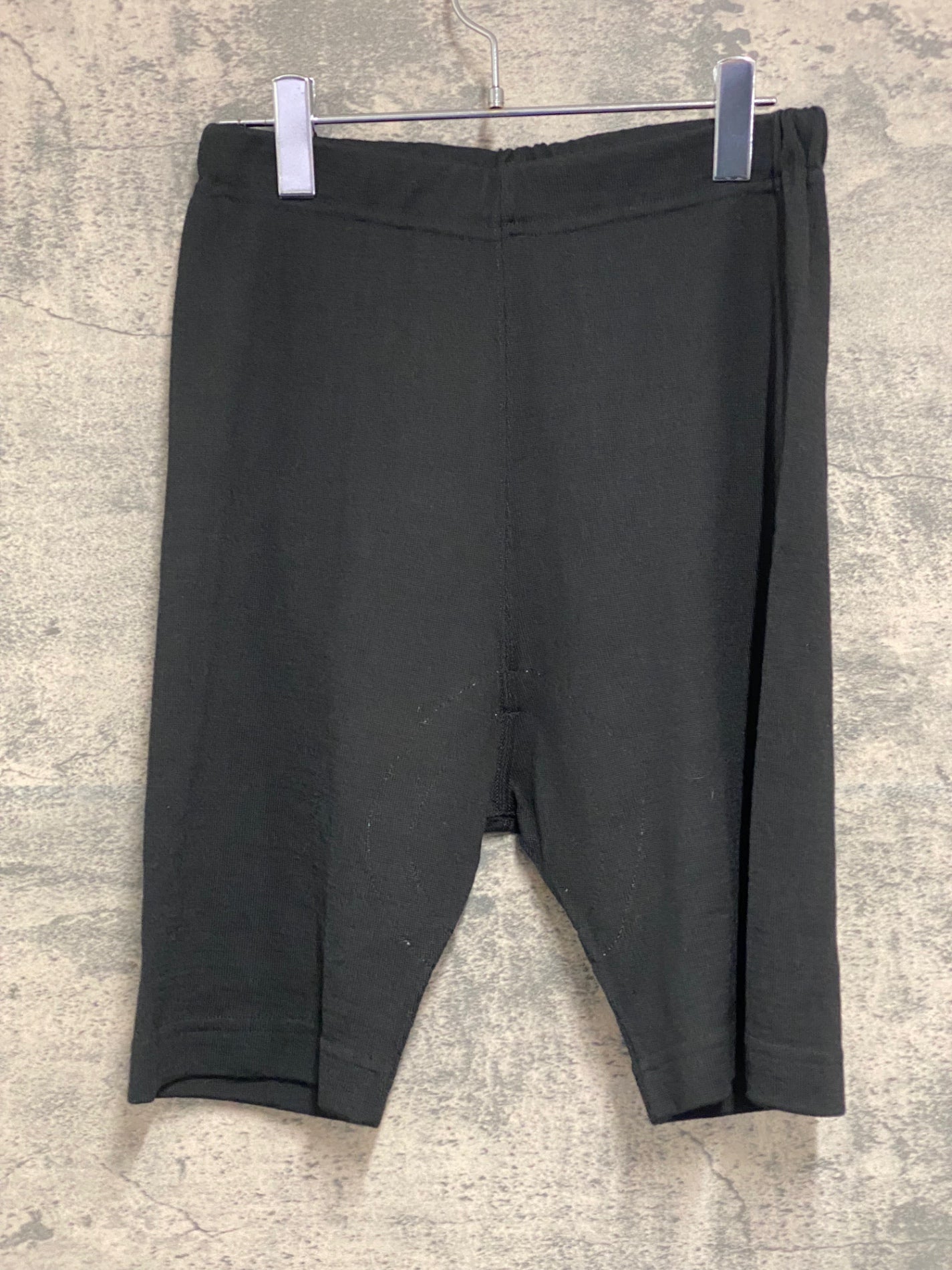 IU111 W CLASSICS ハーフパンツ 黒 L