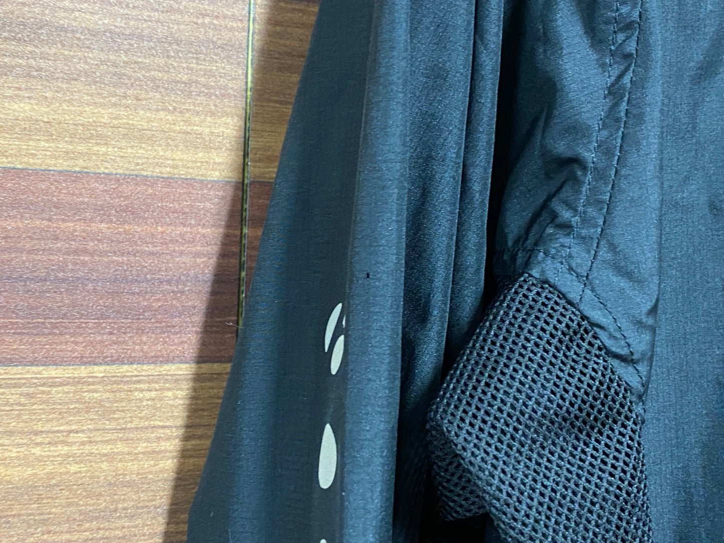 IT218 ボントレガー BONTRAGER 長袖 ウィンドブレイカー 黒 US/XS ※小穴あり