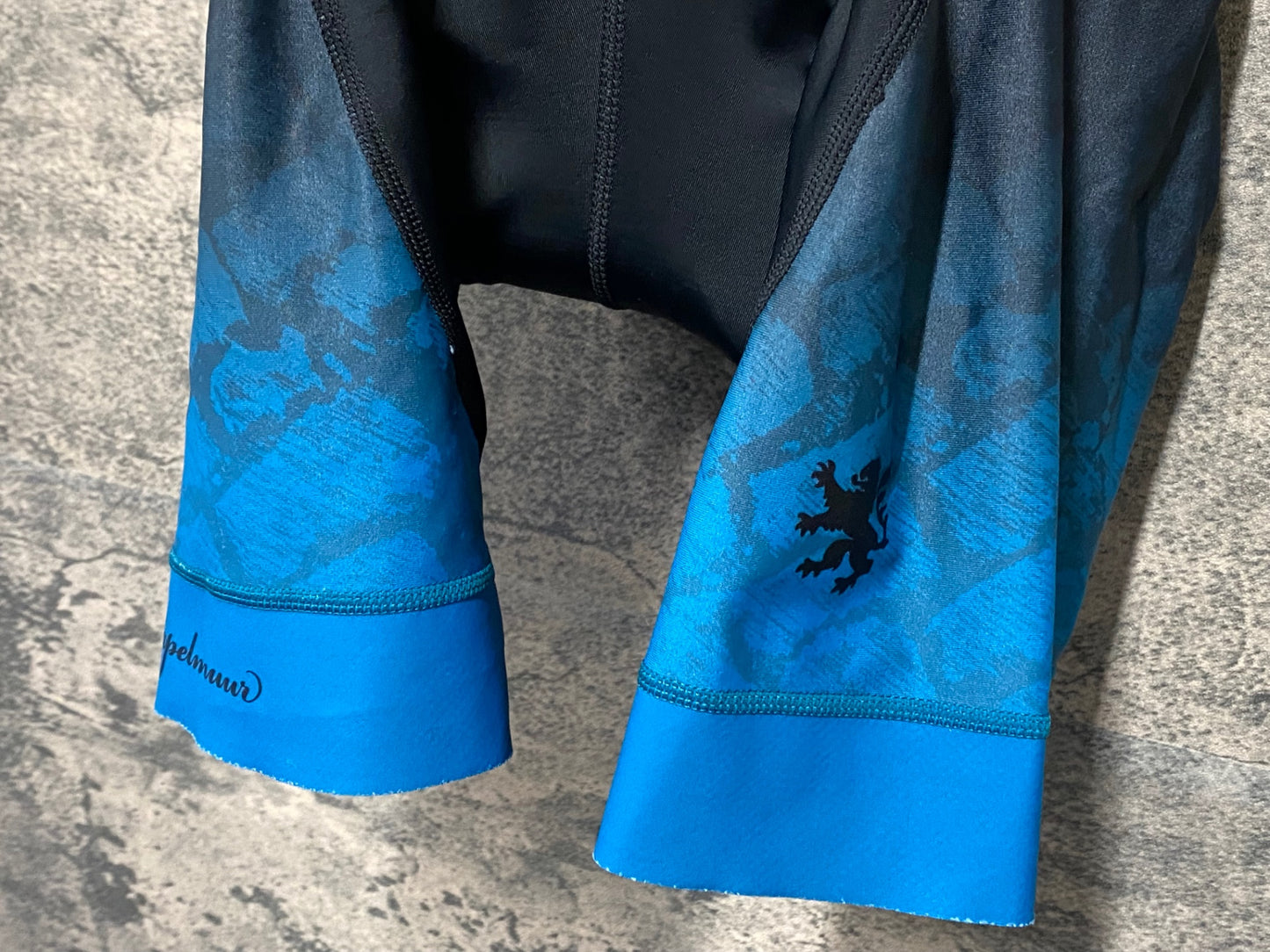 IU113 リオンドカペルミュール Lion de KAPELMUUR ビブショーツ 黒紺 S