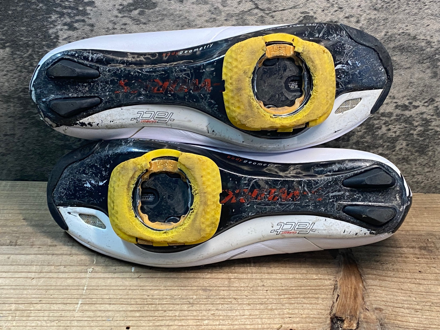 IZ440 スペシャライズド SPECIALIZED S-WORKS Rd ビンディングシューズ 3穴 白 黒 EU40 SL FOOTBET +RED スピードプレイクリート