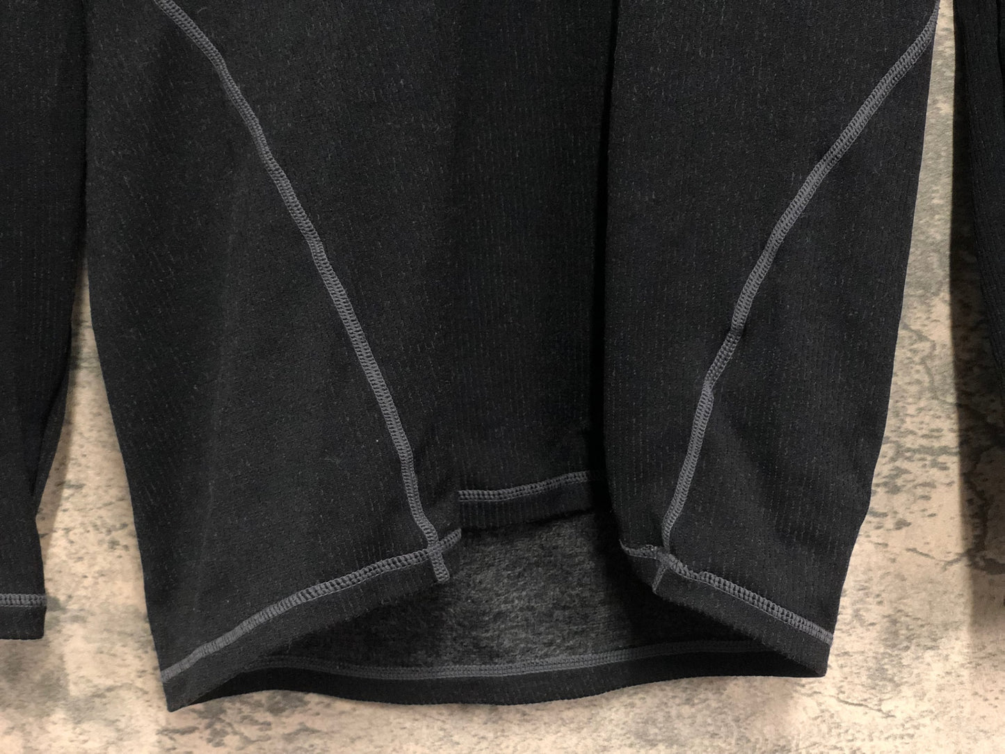 IX174 パールイズミ PEARL iZUMi 長袖 べースレイヤー 黒 L