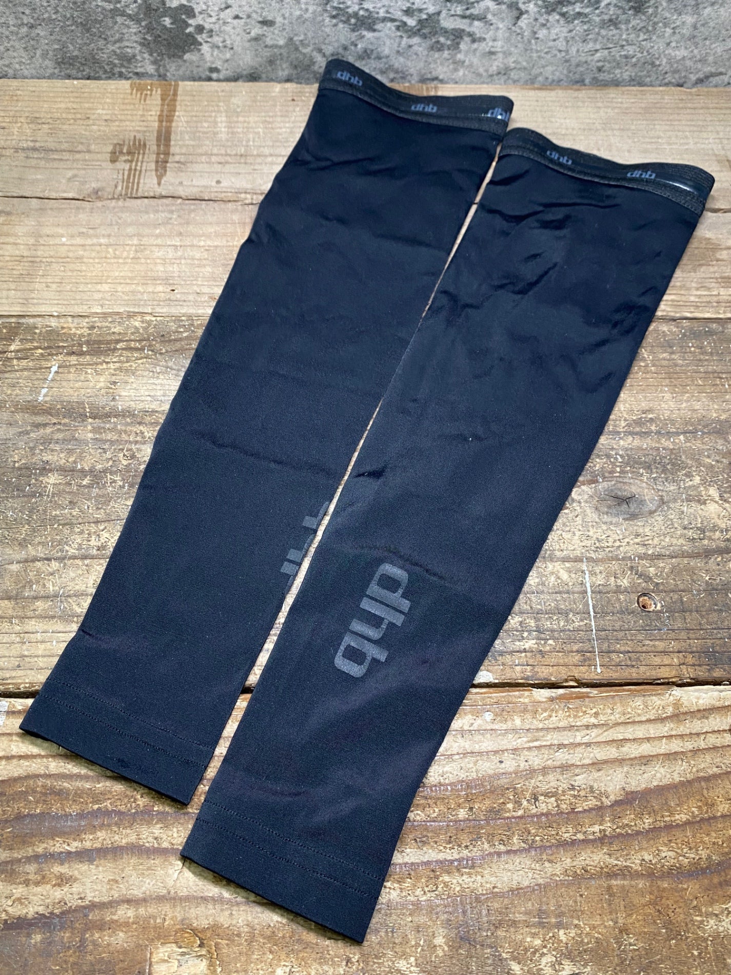 IN541 dhb アームカバー 黒 S