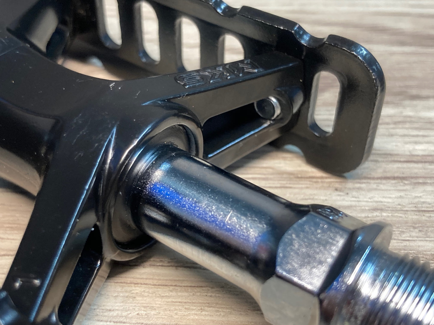 IX275 三ヶ島 MKS PROMENADE フラットペダル 黒