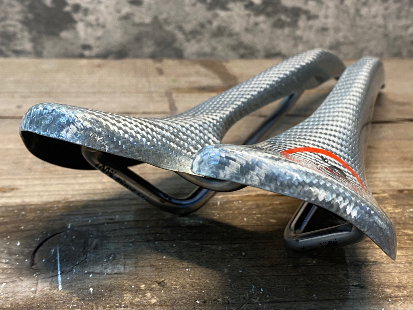 IQ384 Selle SMP カーボン CARBON サドル ホワイト ステンレスレール