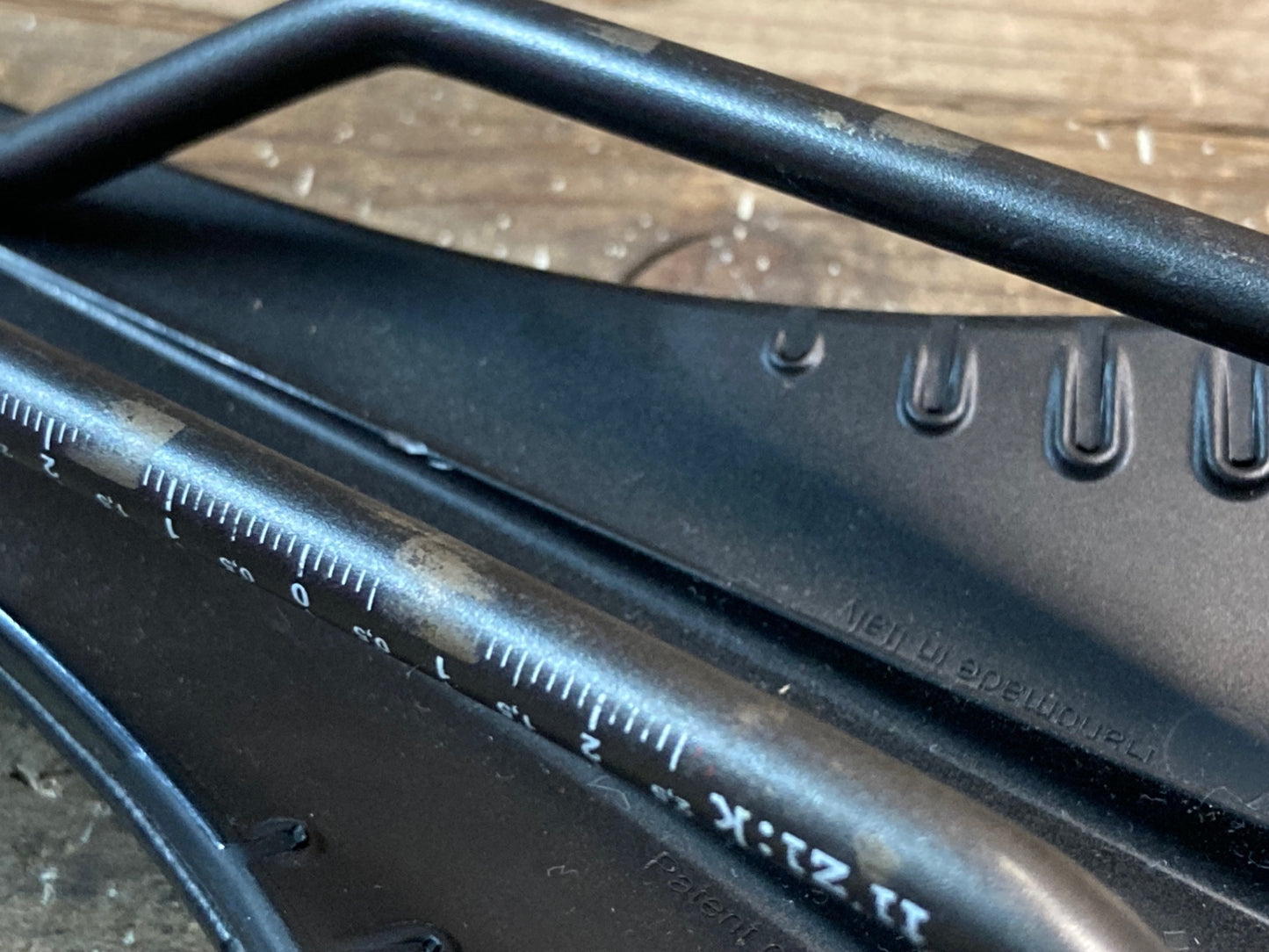 IO858 フィジーク fizik アリオネ ARIONE R3 ヴァーサス VERSUS evo サドル 黒 REGULAR 128mm kiumレール