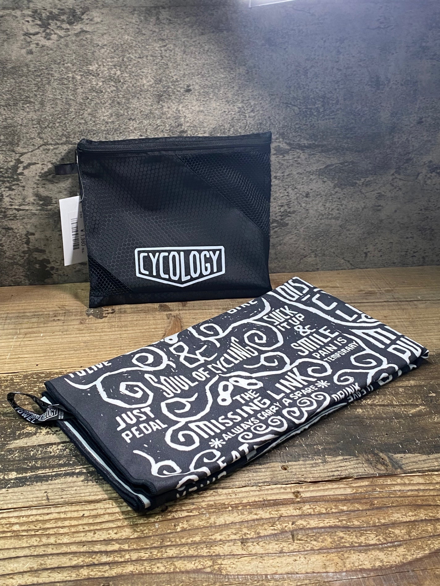 JC194 サイコロジー CYCOLOGY マイクロファイバータオル 黒