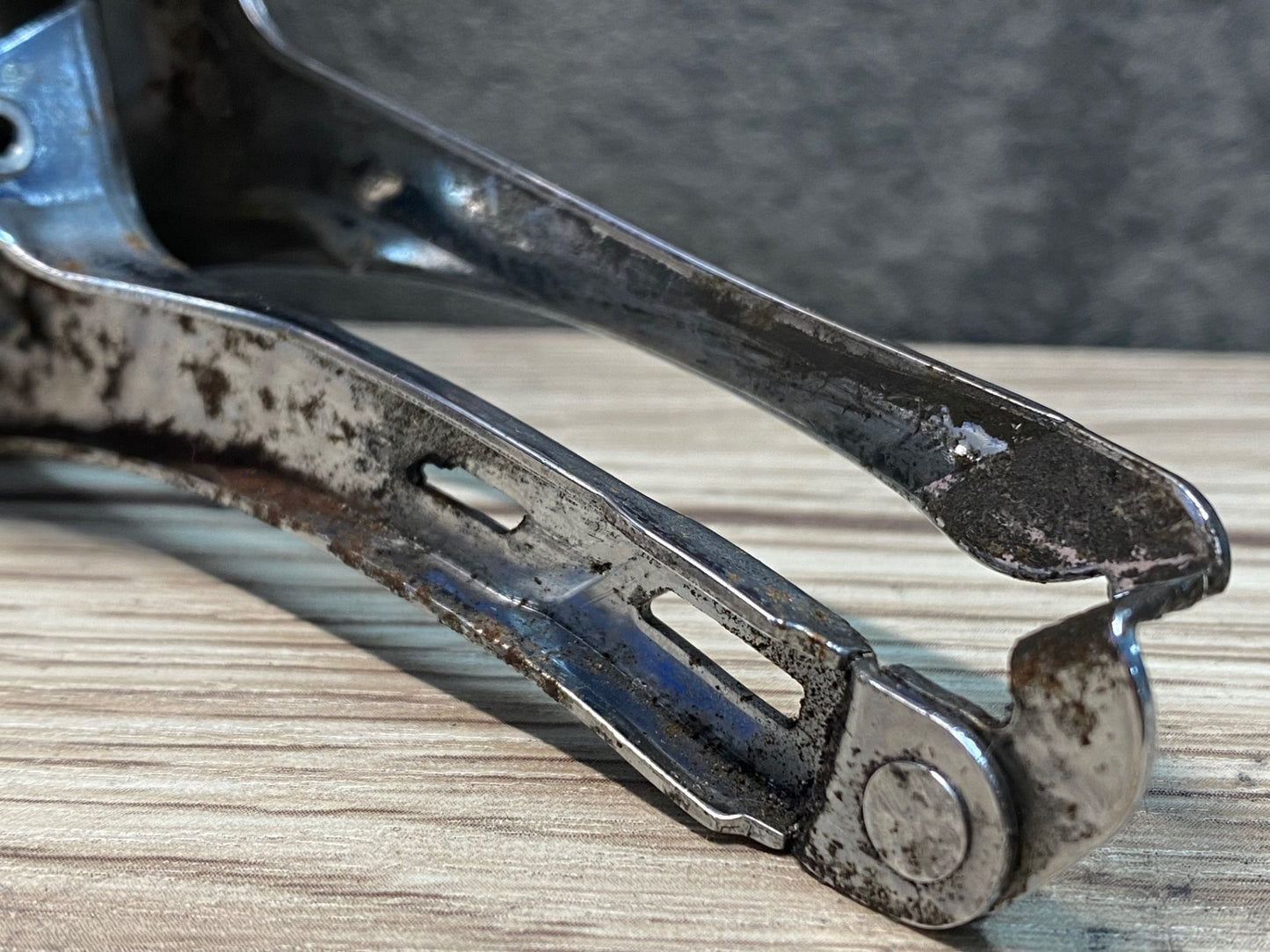 IN129 シマノ SHIMANO アルテグラ ULTGRA FD-6870 DI2 電動 2S フロントディレイラー