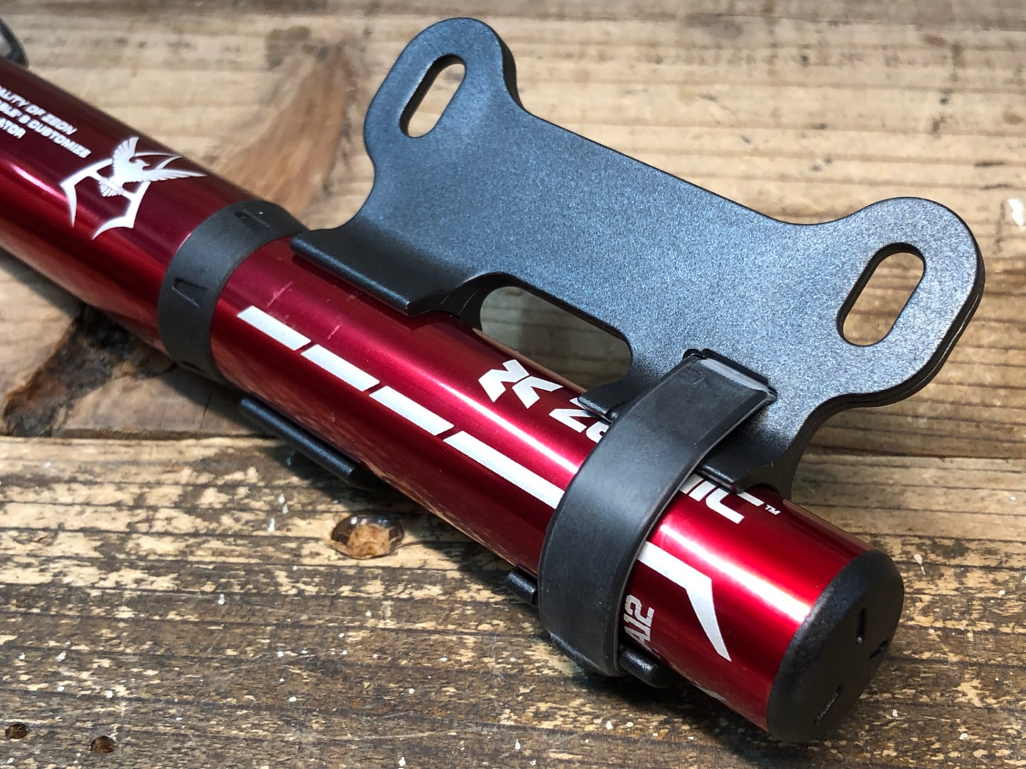 IW103 プレミアム バンダイ PREMIUM BANDAI ZEONIC社製 シャア専用 携帯ポンプ 空気入れ ZEON レッド