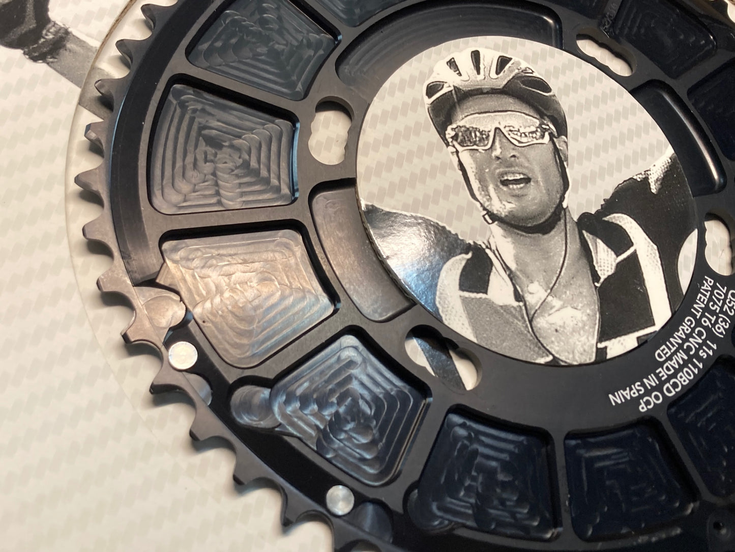 IN013 ローター ROTOR QRINGS Qarbon チェーンリング BCD110 52T 4arm