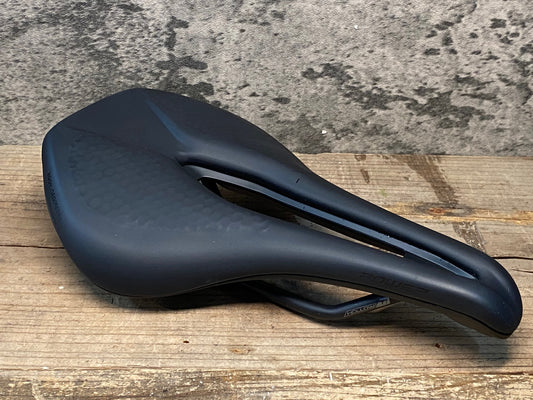 IY564 スペシャライズド SPECIALIZED POWER EXPERT MIRROR サドル 黒 143mm