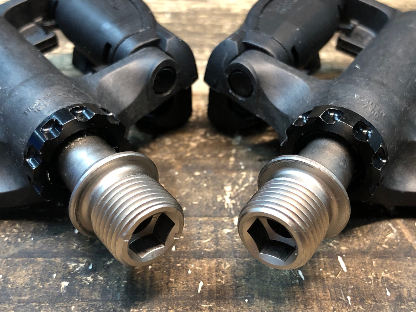 IW132 シマノ SHIMANO 105 PD-R7000 ビンディングペダル