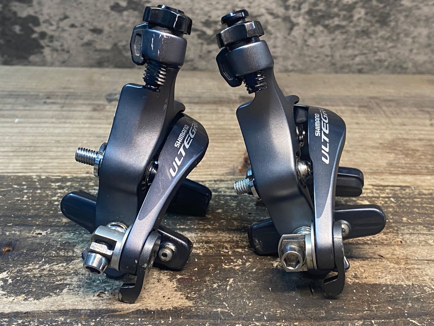 IQ569 シマノ SHIMANO アルテグラ ULTEGRA BR-R6810 ダイレクトマウント ブレーキキャリパー 前後セット