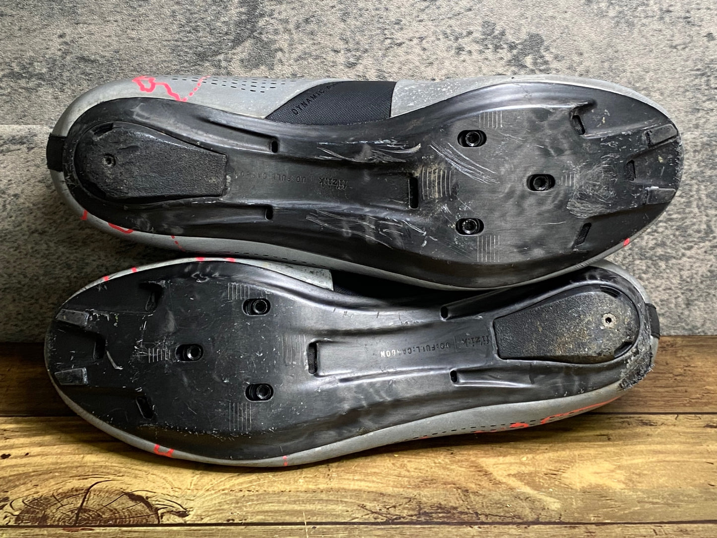 JB932 フィジーク fizik R1 INFINITO 19 19 Limited Edition ビンディングシューズ グレー EU44